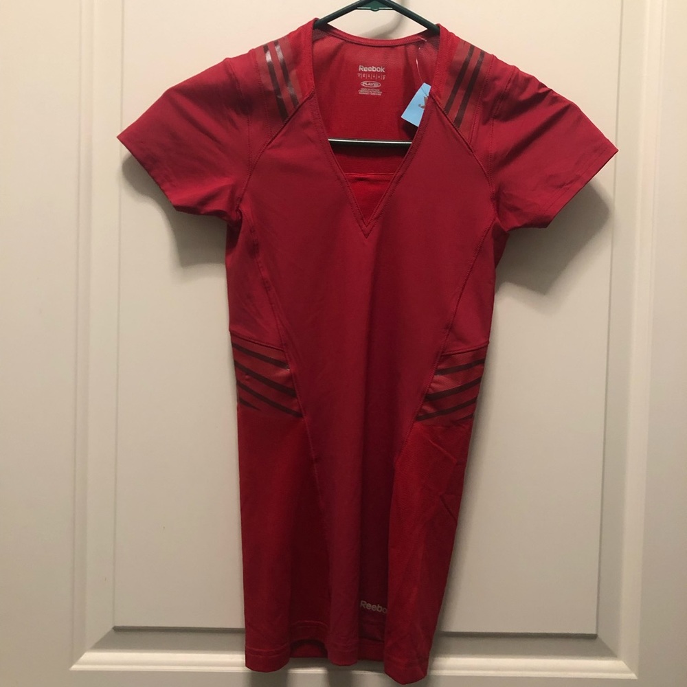 Reebok Red Black ET Taped Fitted Easy Tone Short Sleeve Top Shirt Small